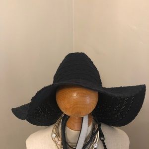 Free People black floppy beach hat